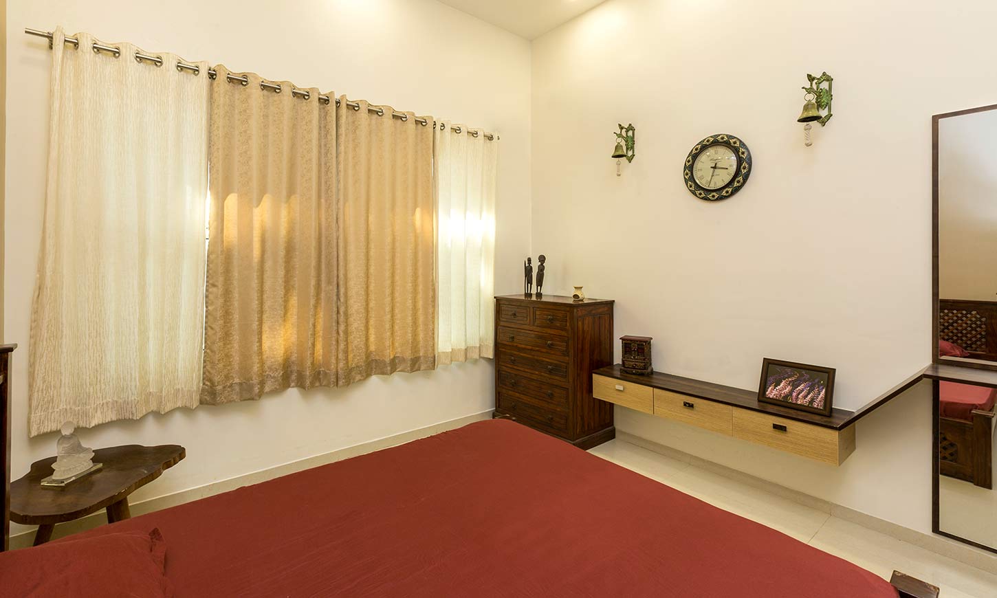 Bedroom designed by home interior decorators in bangalore